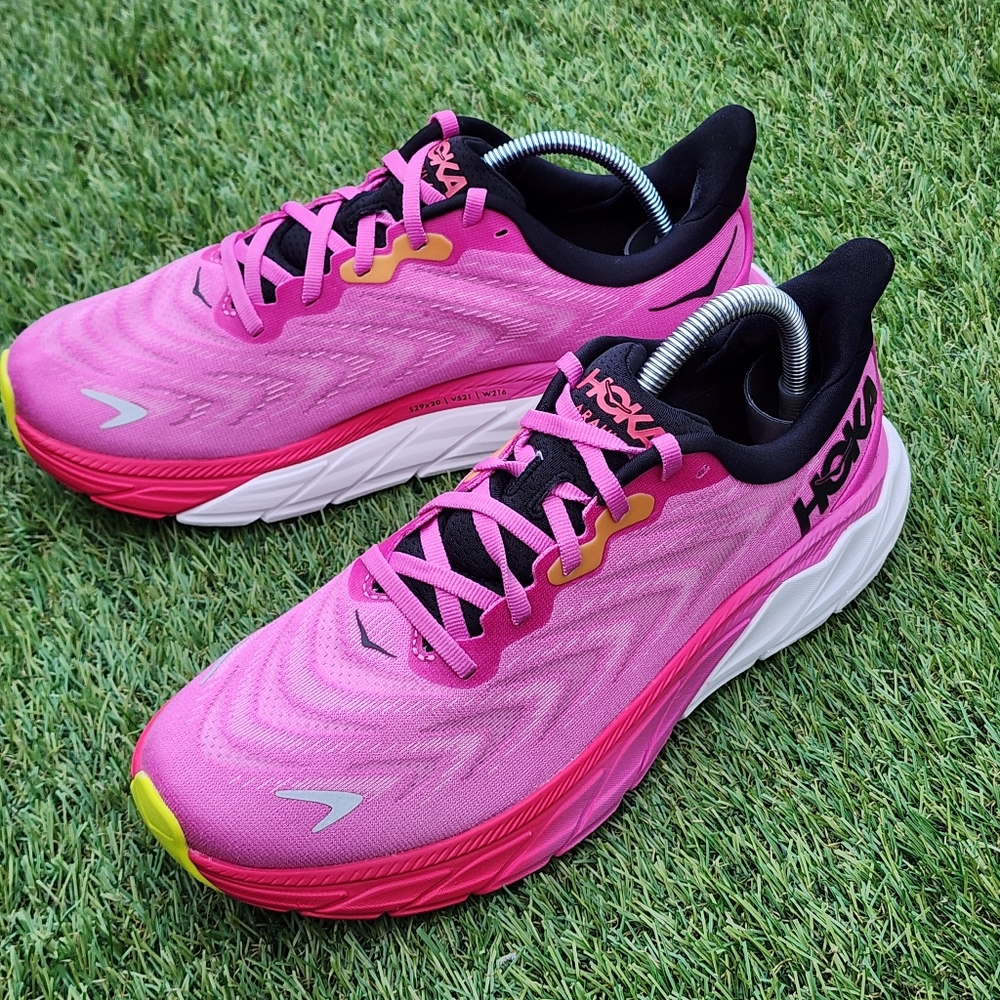 HOKA ARAHI 6 - Womens Athletic Shoes - SIZE 9.5B